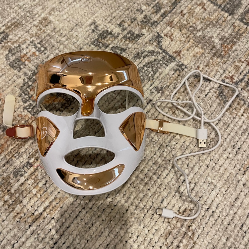 Dennis Gross Spectralite mask led mask